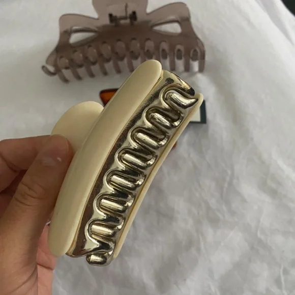 Hair clips - Picture 2 of 2